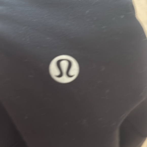 Women’s size 6 lululemon flared leggings - Picture 3 of 4